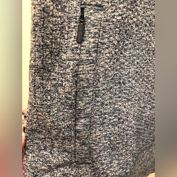 Lululemon Women’s Half Zip - Picture 6 of 8